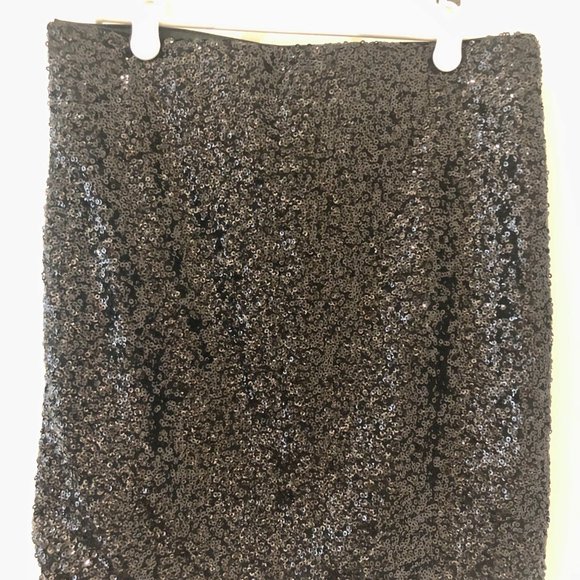 H&M Short Sequined Skirt - Picture 2 of 4